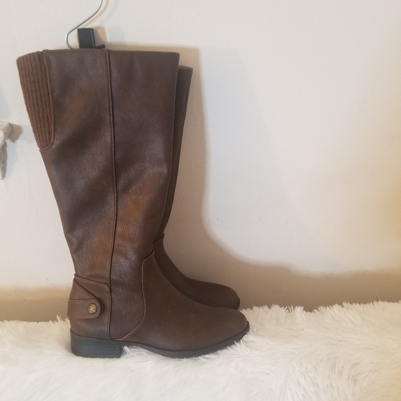 Brown boots - Picture 1 of 4